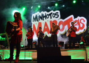 Claudia Martins, Minhotos Marotos, desgarradas, minhotos, marotos, marotos minhotos, musica portuguesa, musica popular, espectaculos, concertinas, concertina, Minho, Grupos Minhotos, Portugal, artistas, grupos musicais, grupos de Musica Popular