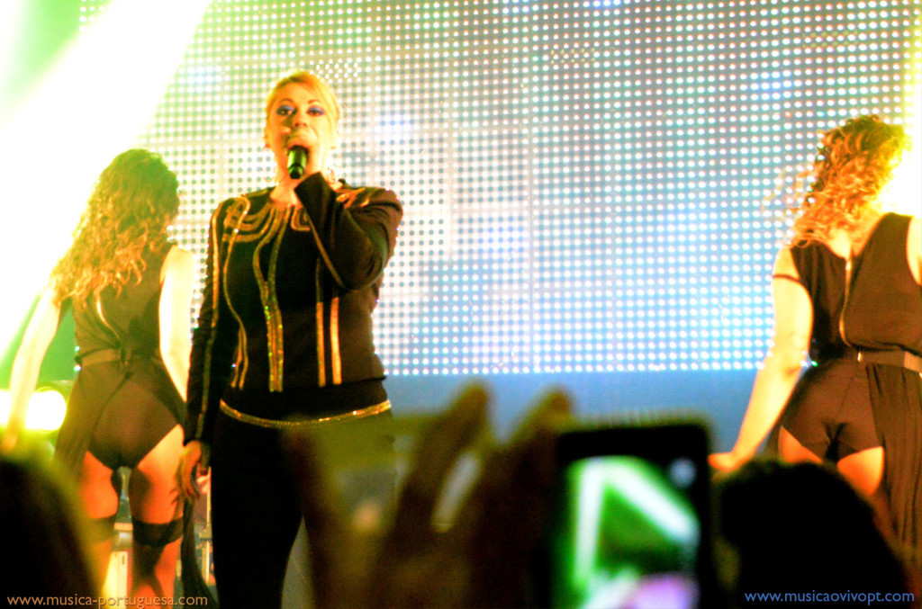 Rebeca, Rebeca ao vivo, cantora Rebeca, Artista Rebeca, Contactos da Rebeca, Artistas, musica portuguesa, artistas