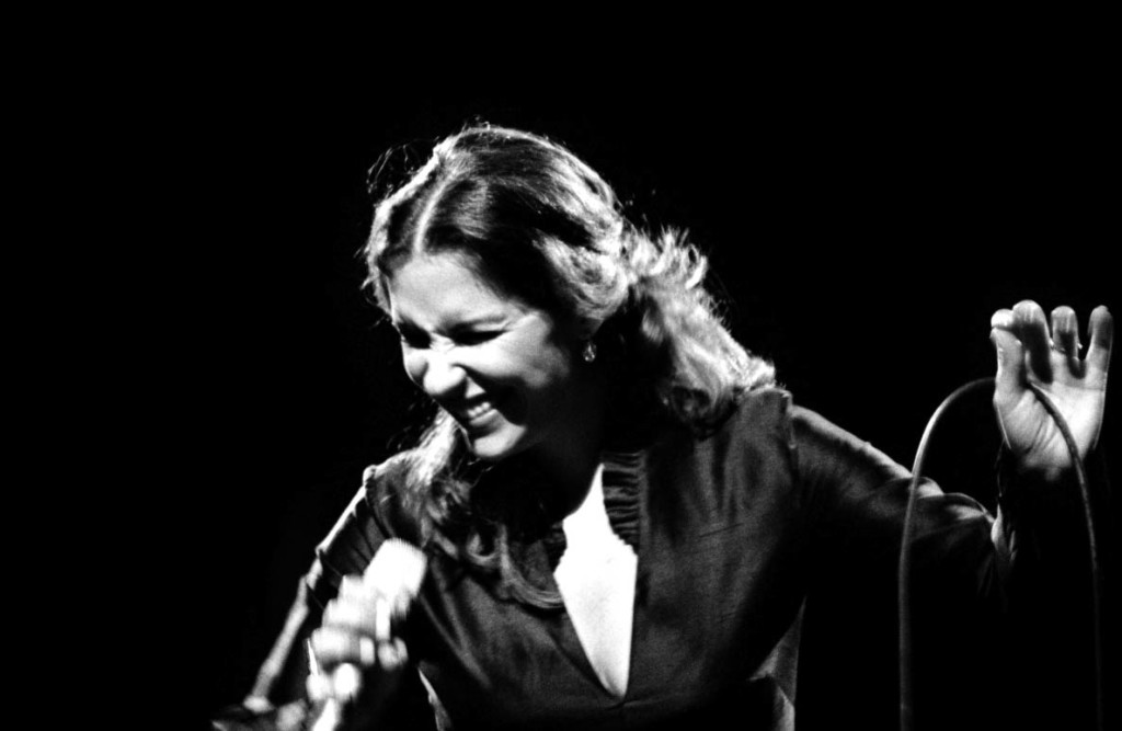 Mafalda Arnauth, Mafalda Arnauth ao vivo, Mafalda Arnauth concertos, Espectaculos fadistas, musica portuguesa, cantora, fado, concertos, artistas, fado